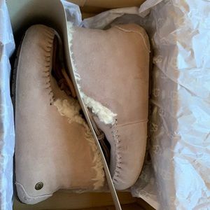 UGG Alena kids Mocassin size 13